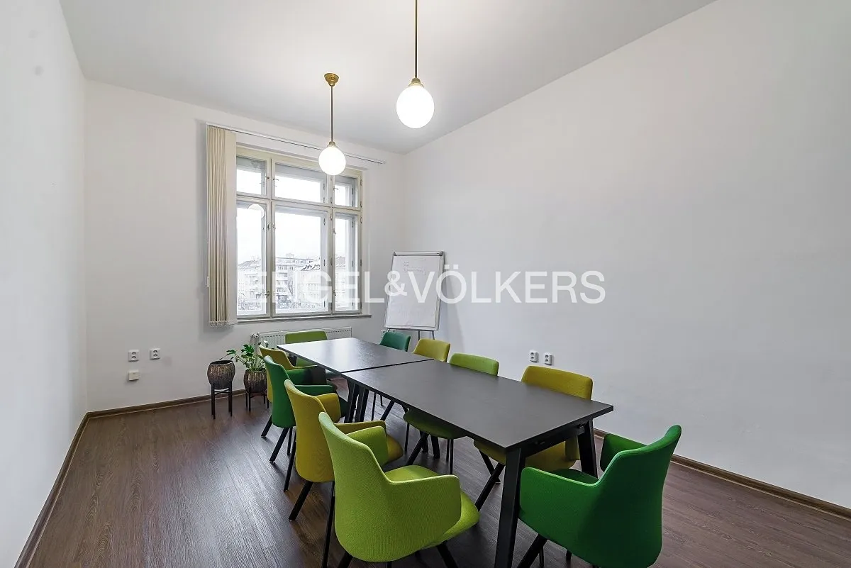 Pronájem kanceláře 224 m²